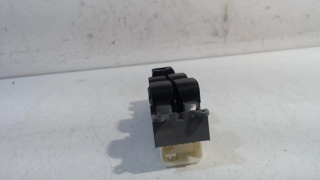 Bedieningspaneel elektrische ramen Toyota Yaris, Onderdelen@venauto.nl, Van der Ven Autorecycling B.V., Gebruikt, Ettenseweg 76, 4706 PB Roosendaal, The Netherlands