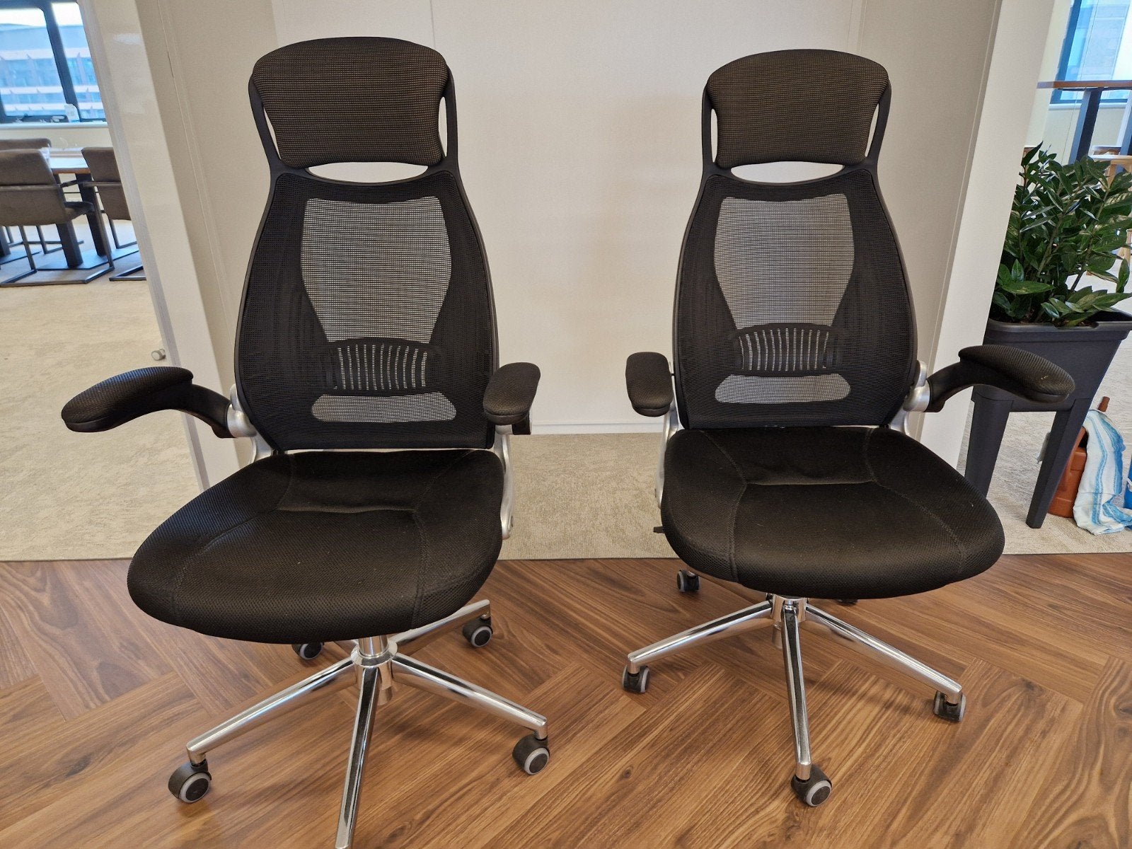 2x ergonomische bureaustoel op wielen zwart, Huis en Inrichting, Bureaustoelen, Ophalen, Zwart, Zo goed als nieuw, Bureaustoel