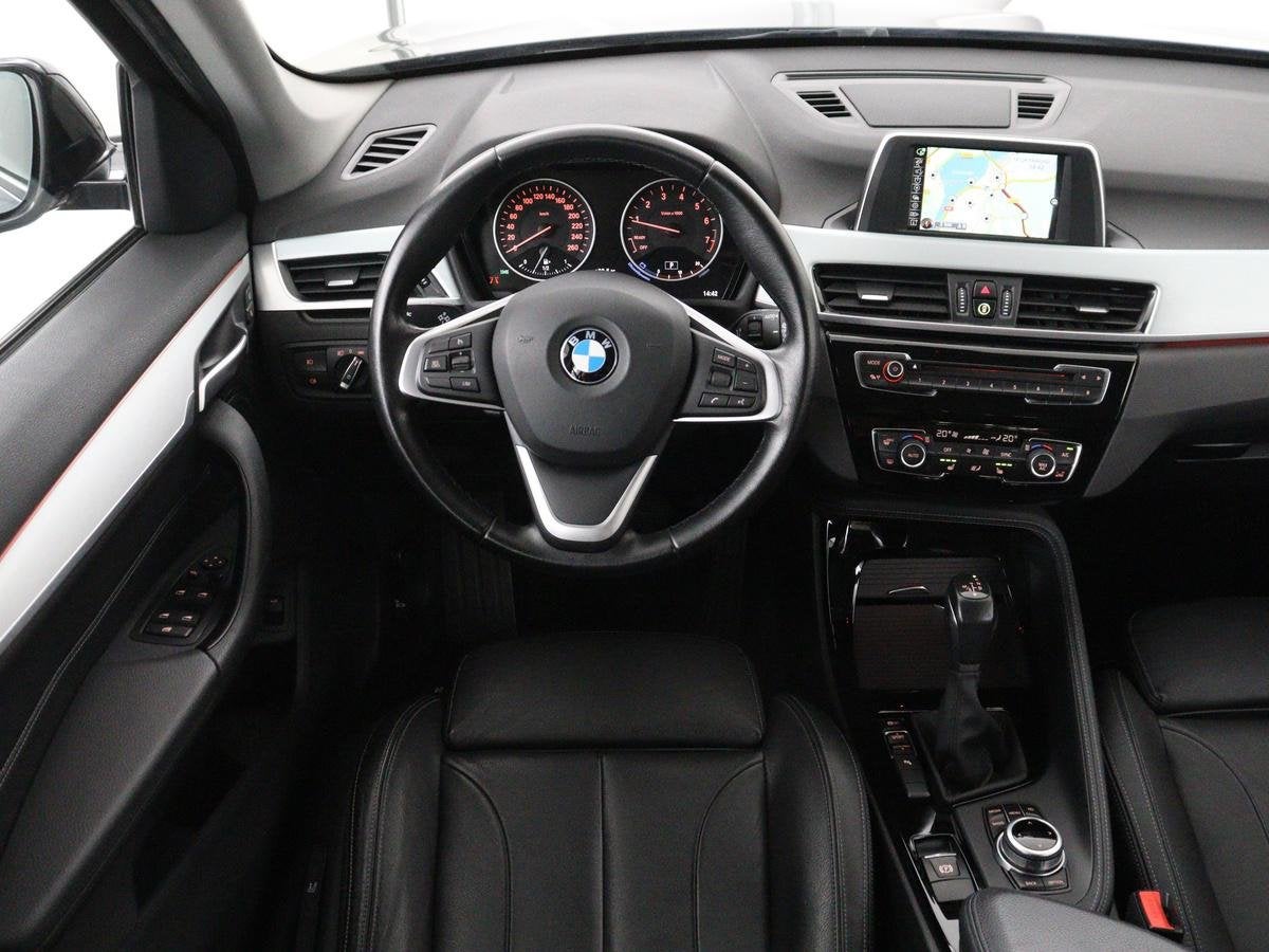 BMW X1 sDrive18i Sport Line | Leder | Trekhaak | Stoelverwar, Auto's, 136 pk, Gebruikt, Euro 6, Leder