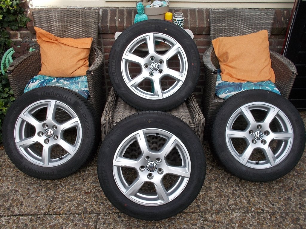 VW POLO VELGEN MET ZOMERBANDEN 7 A 8 MM PROFIEL, Ophalen, 15 inch, Banden en Velgen, 195 mm