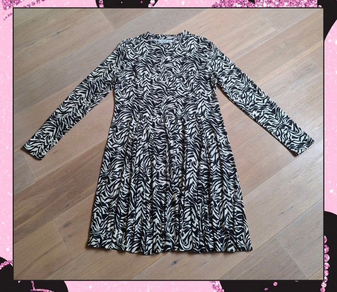 PRIMARK. Leuke casual jurk. Mt 44, Kleding | Dames, Verzenden, Zo goed als nieuw, Maat 42/44 (L), Boven de knie