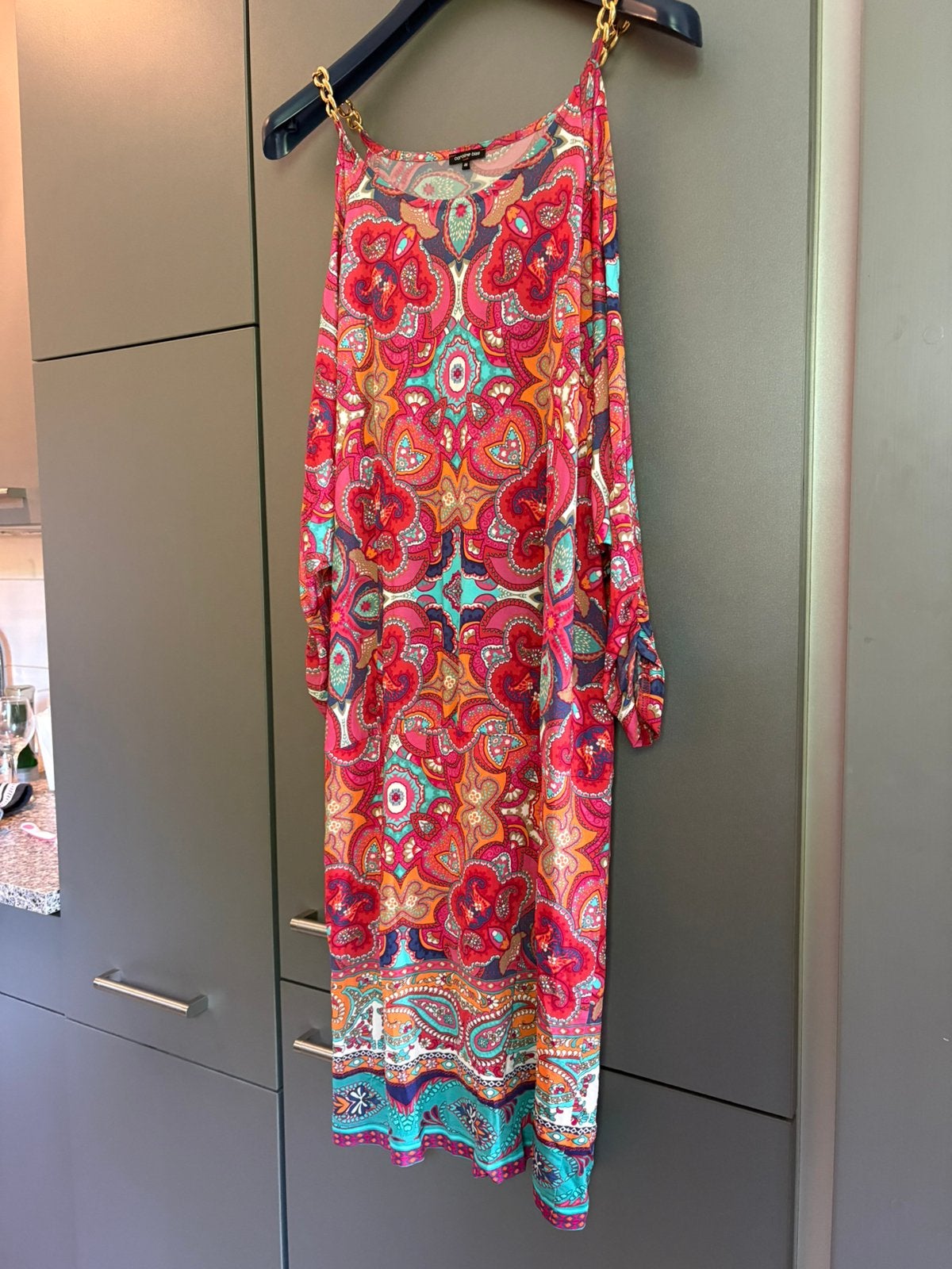 Prachtige Caroline Biss 46 strand/zomerjurk kettingdetail, Kleding | Dames, Maat 46/48 (XL) of groter, Zo goed als nieuw, Knielengte