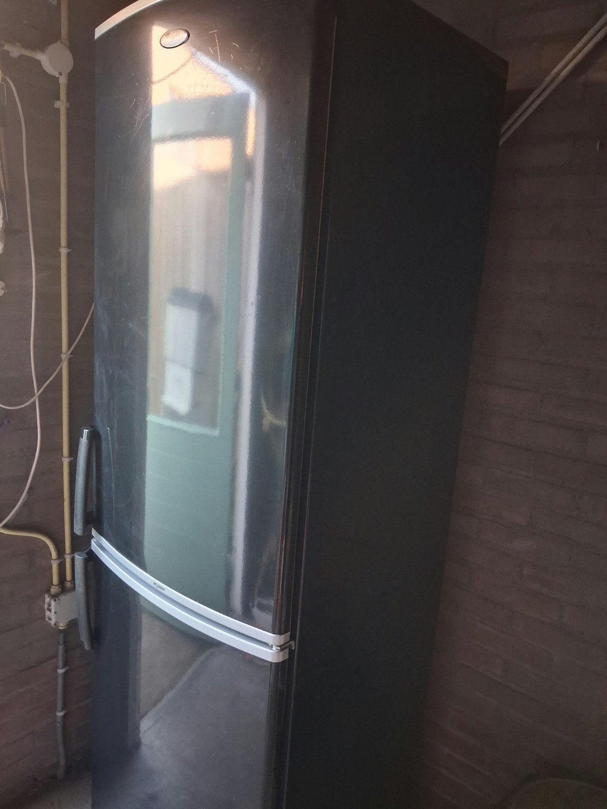 Whirlpool Koelvriescombinatie zwart I - Ruim en Functioneel, Witgoed en Apparatuur, Koelkasten en IJskasten, Gebruikt, 200 liter of meer