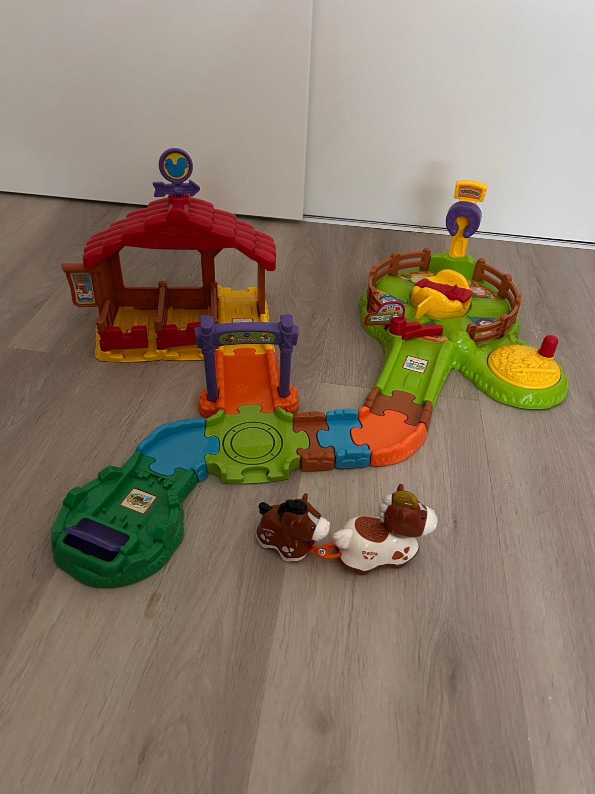 Vtech Zoef Zoef Dierenmanege met Petra Paard en Veulen, Kinderen en Baby's, Speelgoed | Vtech, Ophalen of Verzenden, Zo goed als nieuw