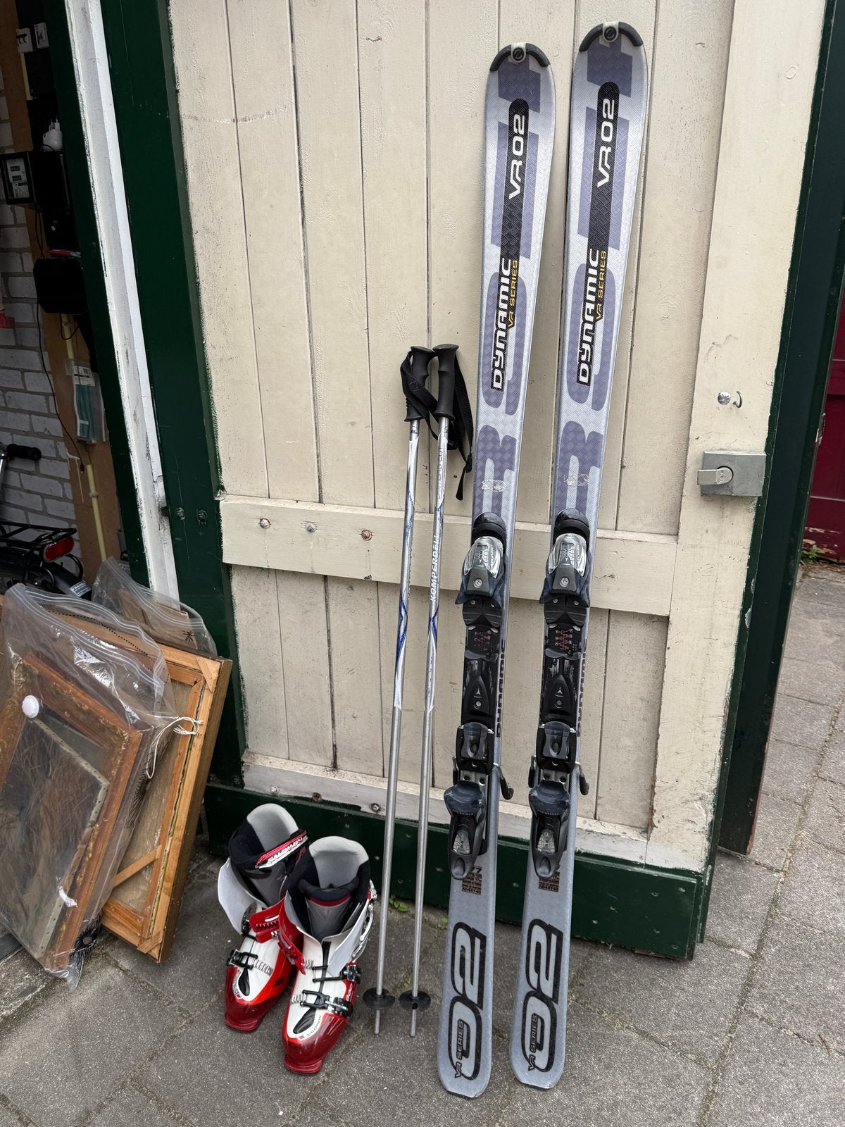 Complete ski set: Dynamic VR02 ski's, Salomon schoenen, stok, Sport en Fitness, Ophalen, 160 tot 180 cm, Gebruikt, Salomon