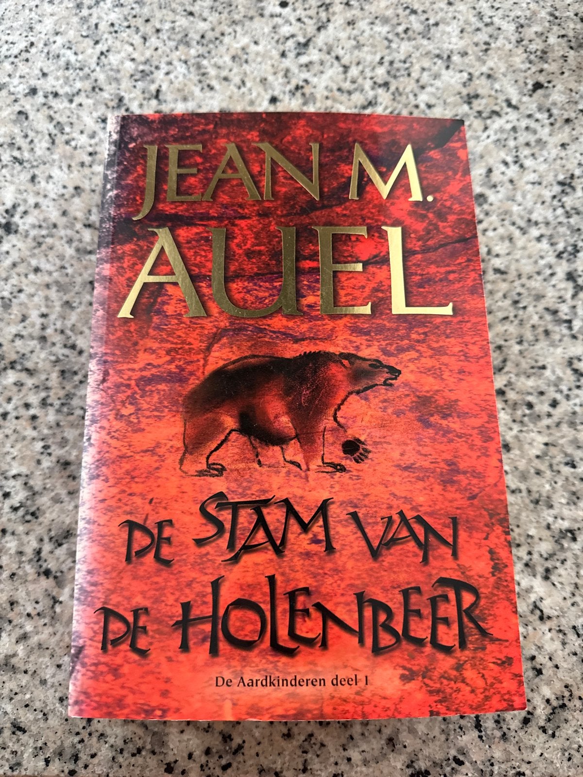 De Stam van de Holenbeer - Jean M. Auel (De Aardkinderen dee, Ophalen of Verzenden, Zo goed als nieuw