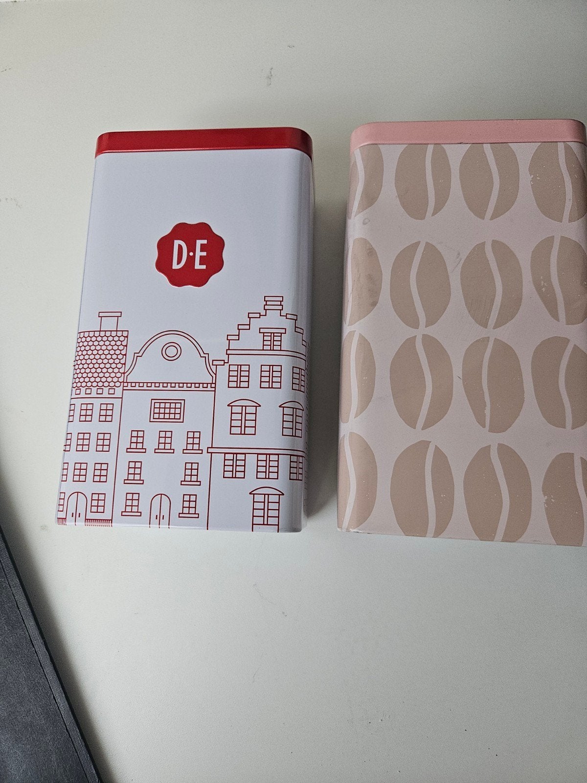 2 Douwe Egberts blikken - Koffiebonen design en grachtenpand, Ophalen of Verzenden, Zo goed als nieuw, Koffie, Douwe Egberts