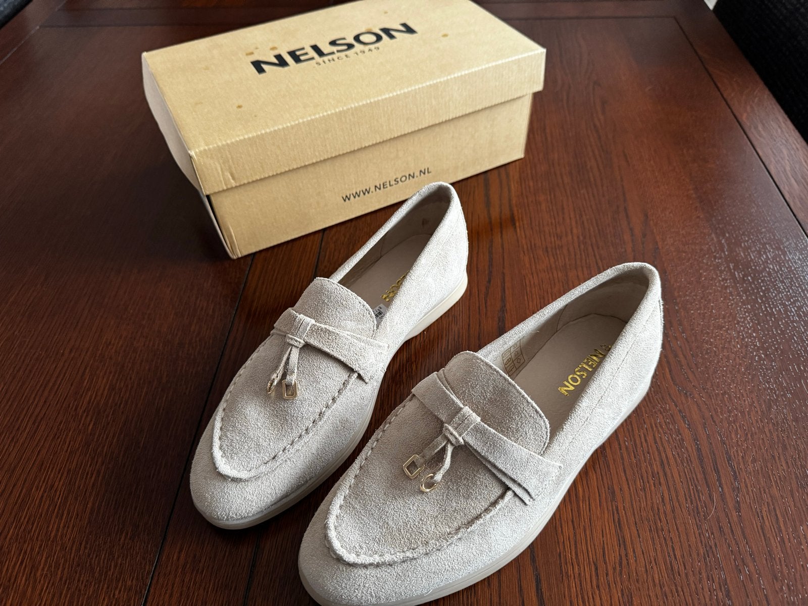 Nieuwe Nelson dames instappers - Maat 40 beige moccasins, Ophalen of Verzenden, Nieuw, Beige, Instappers
