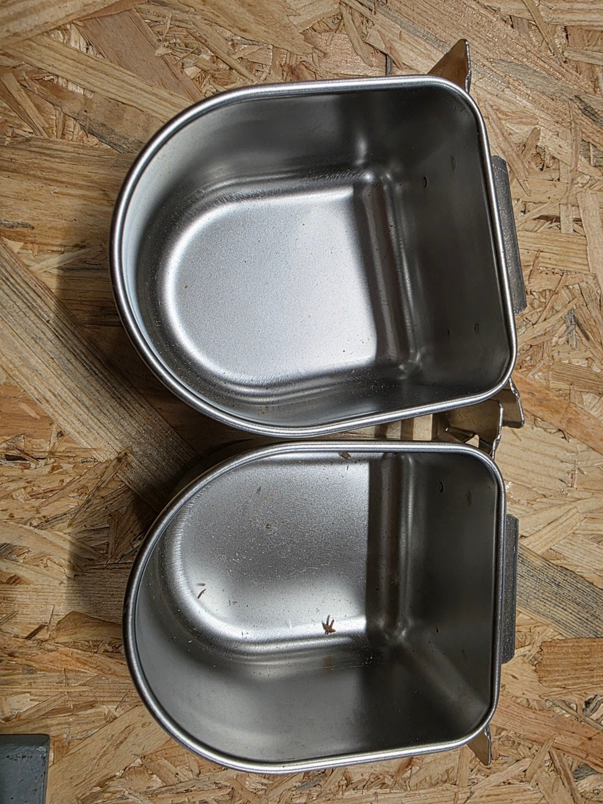 2 X Montana nieuw model RVS Bakje Small 8x9cm, Dieren en Toebehoren, Ophalen, Nieuw, Metaal, Vogelkooi
