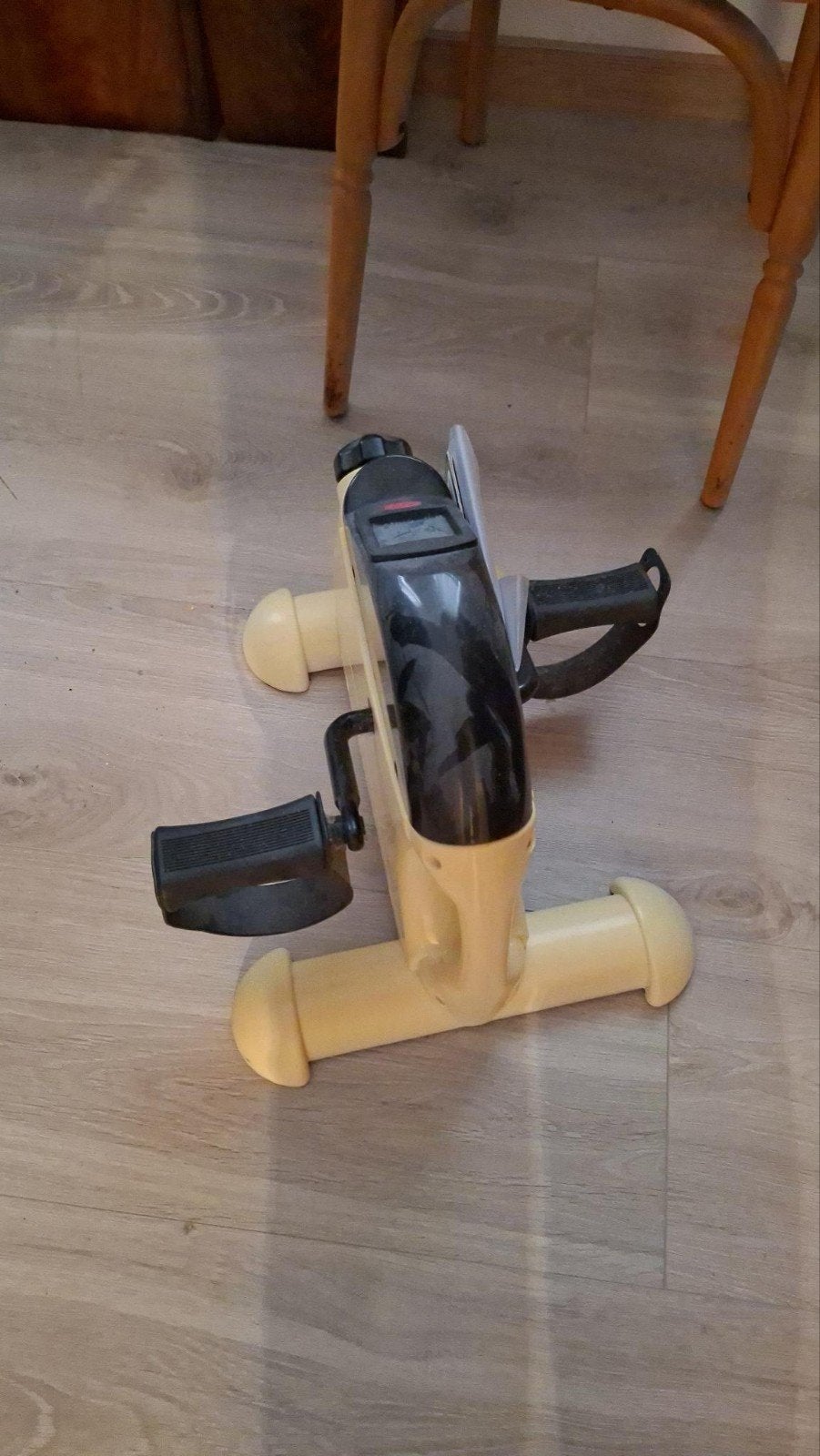 Compacte Stoelfiets - Ideaal voor Thuisoefeningen, Sport en Fitness, Fitnessapparatuur, Ophalen, Kunststof, Gebruikt, Armen