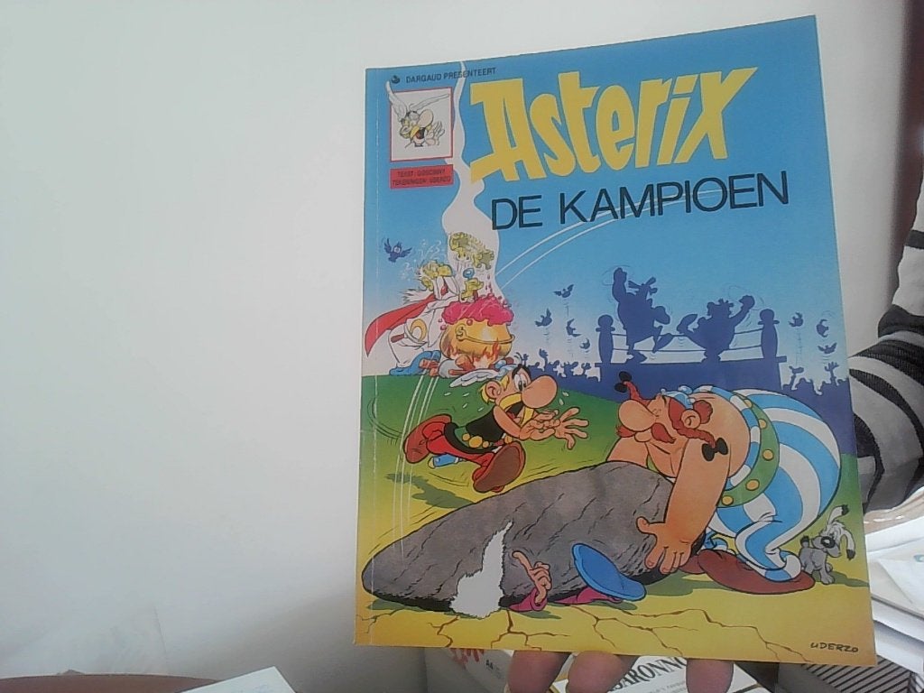 asterix nr 3 de kampioen dargaud uit 1977, Boeken, Stripboeken, Eén stripboek, Ophalen of Verzenden, Zo goed als nieuw