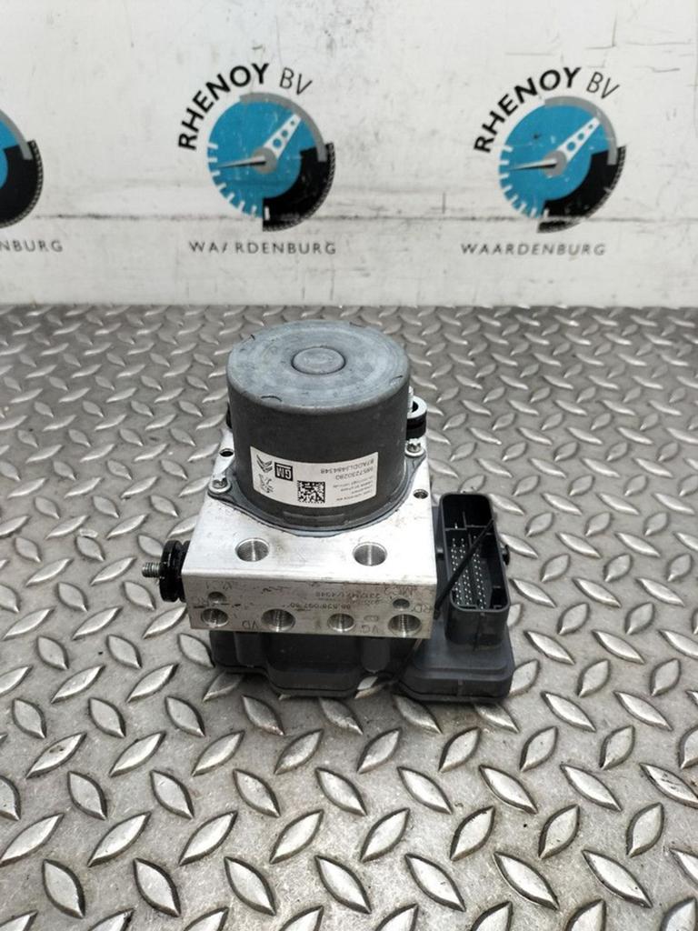 PEUGEOT 208 ACTIVE ABS POMP  9857230280 2024, Ophalen of Verzenden, Gebruikt, ARN erkend