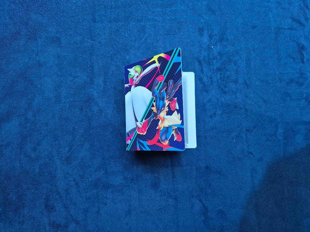 Pokemon mini album met 60 verschillende kaarten, Ophalen of Verzenden, Zo goed als nieuw, Meerdere kaarten