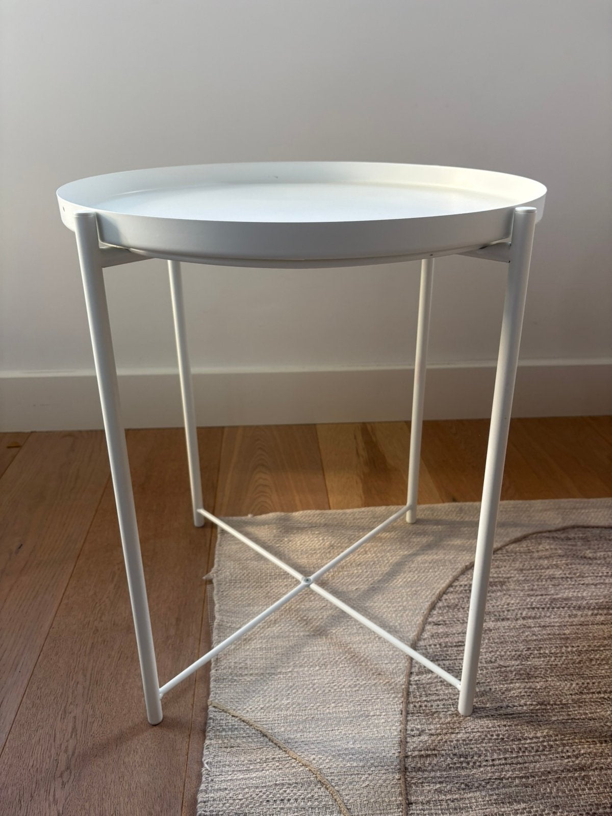 Bijzettafel wit IKEA GLADOM, Minder dan 55 cm, Rond, Zo goed als nieuw, Ophalen