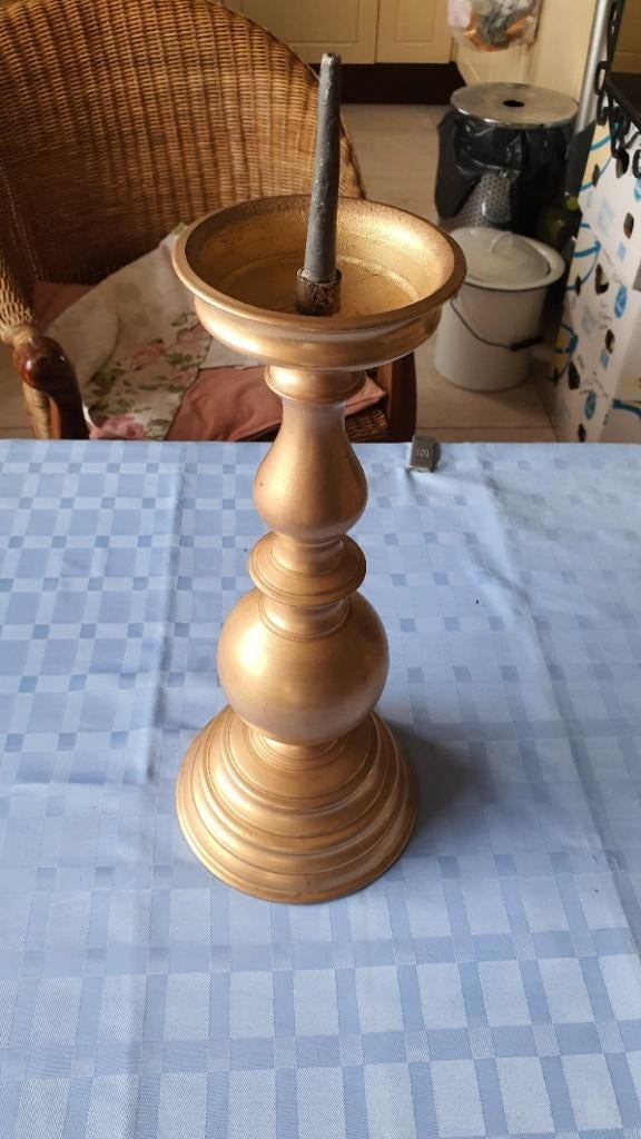 Antieken Kerk Kandelaar van massief messing met loden spits., Ophalen, Brons of Koper, Zo goed als nieuw, 75 cm of meer
