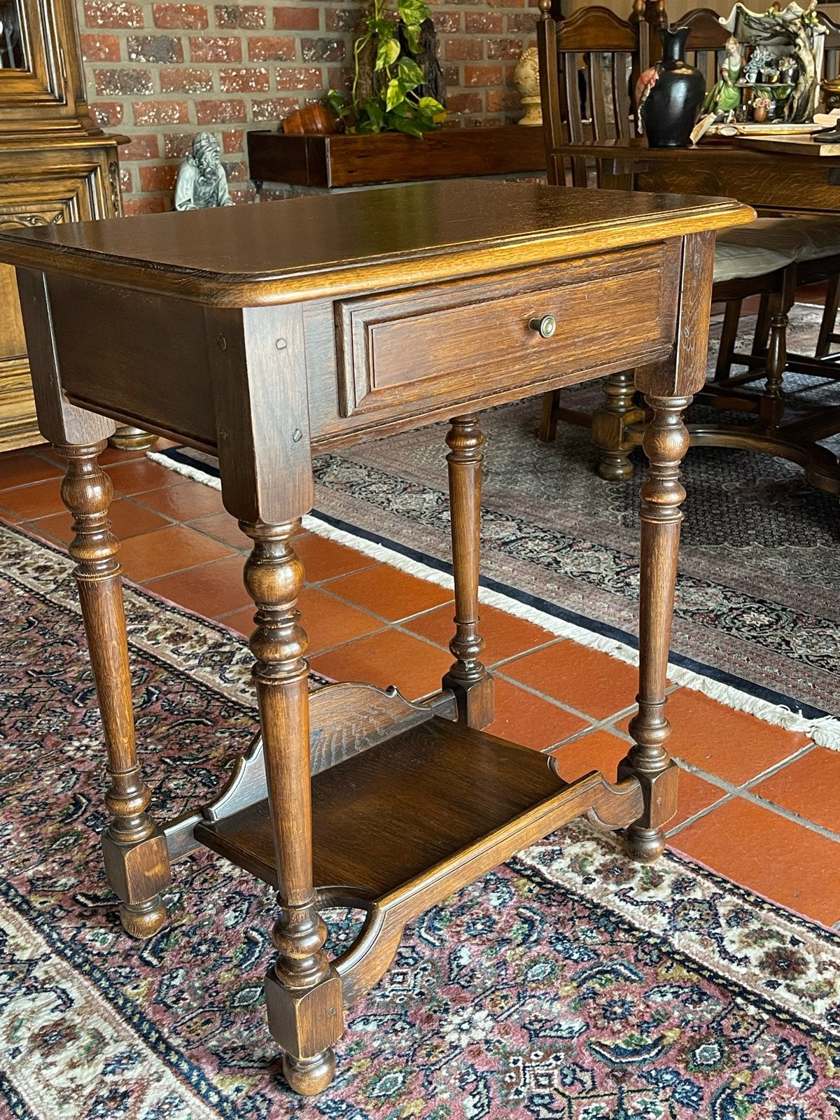 Antieke houten bijzettafel met lade en onderblad, Antiek en Kunst, Ophalen