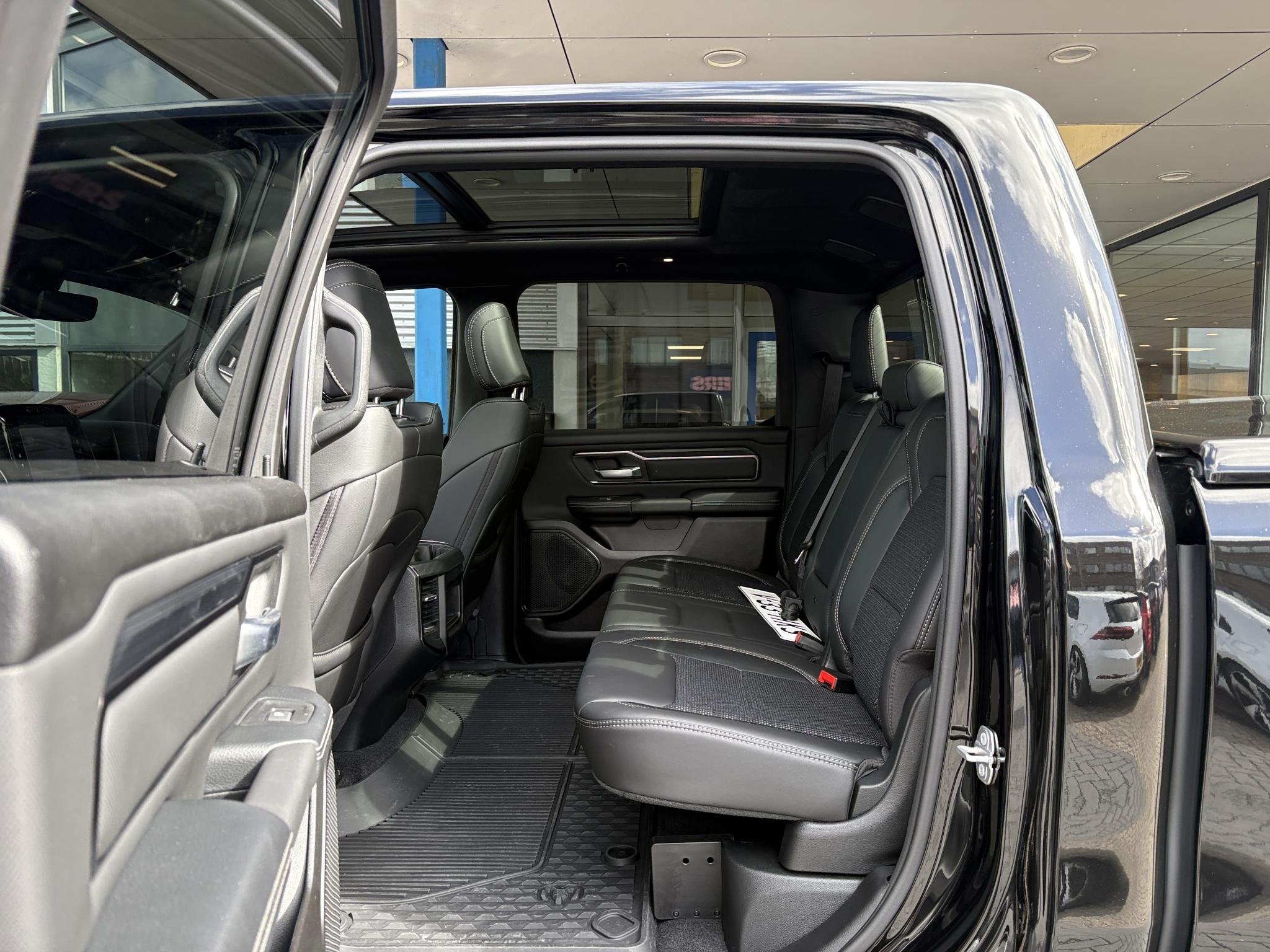 Foto 19 van Dodge Ram 1500 3.0 SST 4x4 Crew Cab Sport 420pk | LPG | Pano