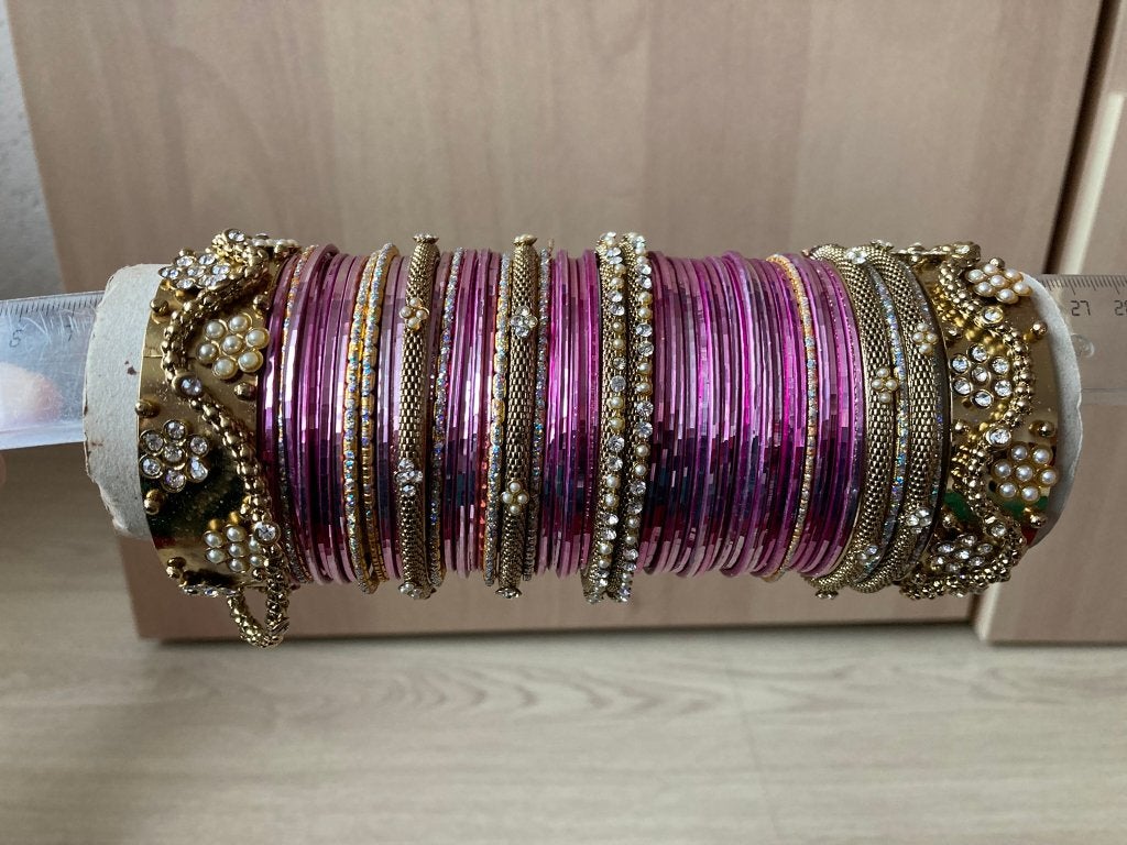 Indiase/ Pakistaanse/ Bollywood armbanden, Ophalen of Verzenden, Zo goed als nieuw, Goud, Kunststof of Plastic