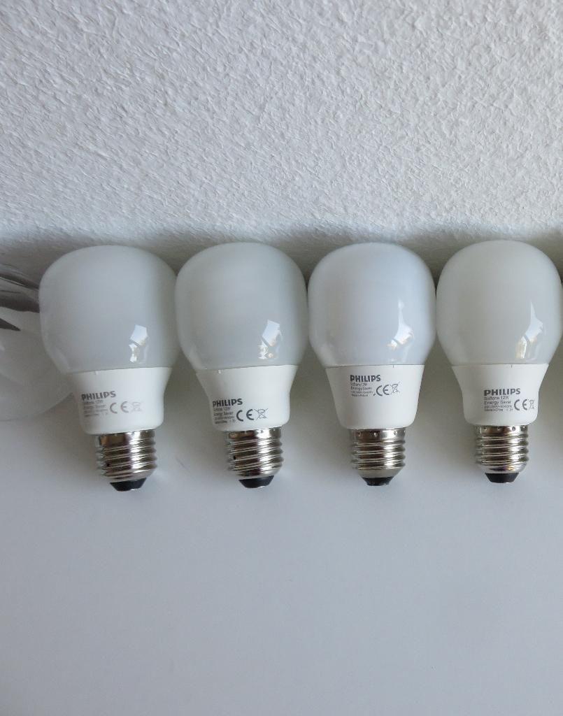 4 stuks Philips Softone 12W (50W) spaarlampen E27 fitting, 30 tot 60 watt, Soft of Flame, E27 (groot), Ophalen of Verzenden