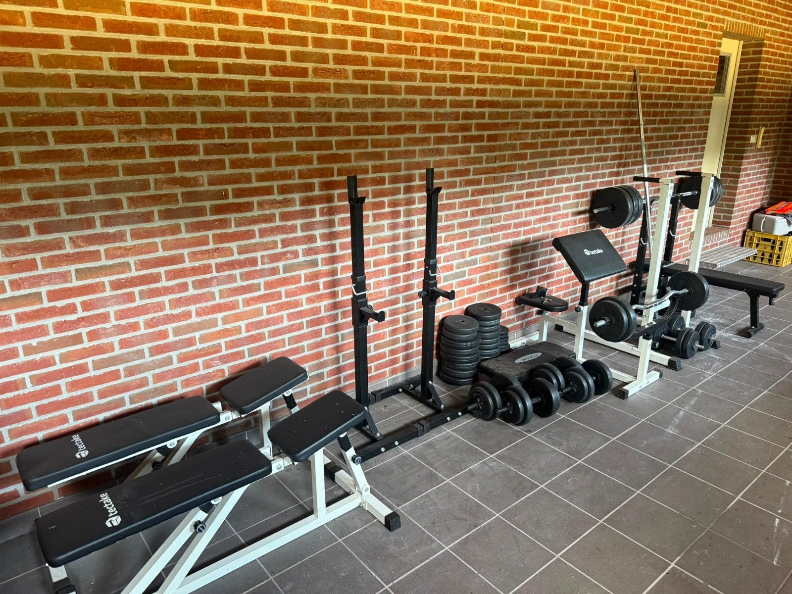 Complete fitness set: bankjes, gewichten, halterstangen, Sport en Fitness, Benen, Gebruikt, Krachtstation, Ophalen of Verzenden