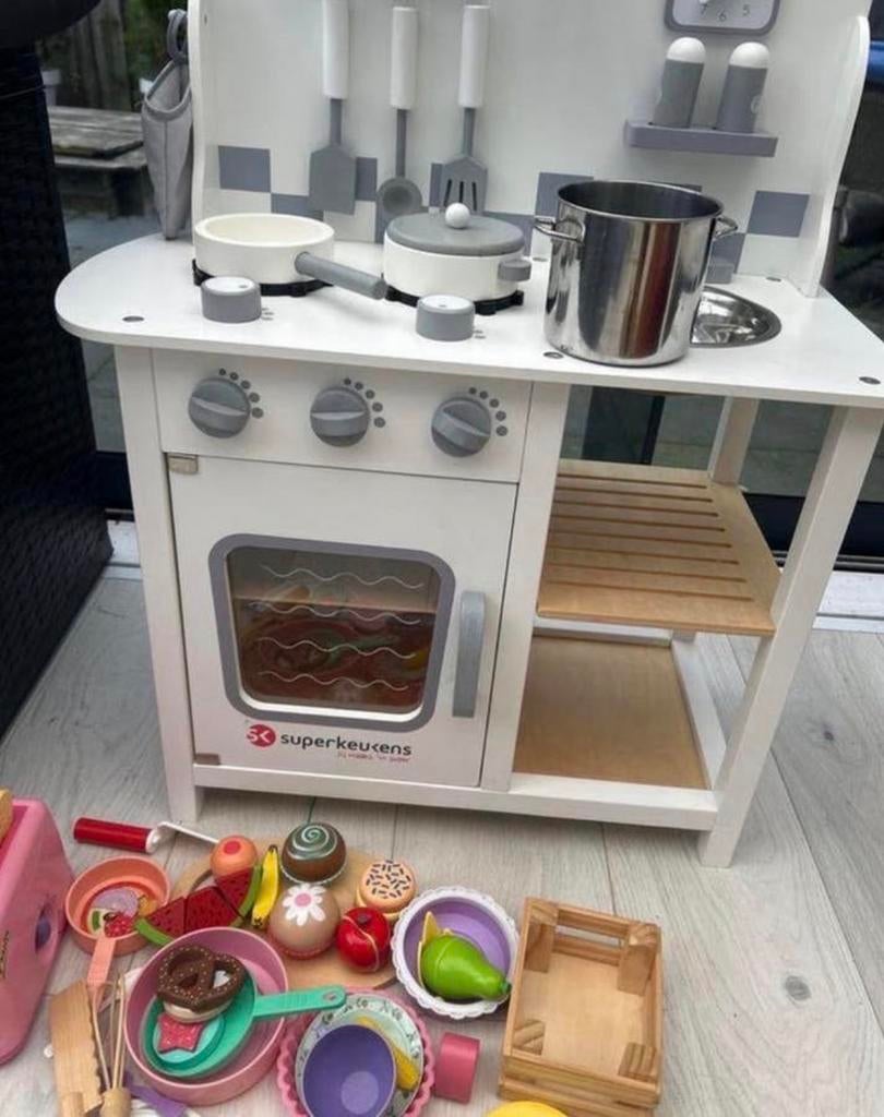 Complete houten speelkeuken met accessoires, Kinderen en Baby's, Speelgoed | Speelkeukens, Zo goed als nieuw, Speelkeuken, Hout