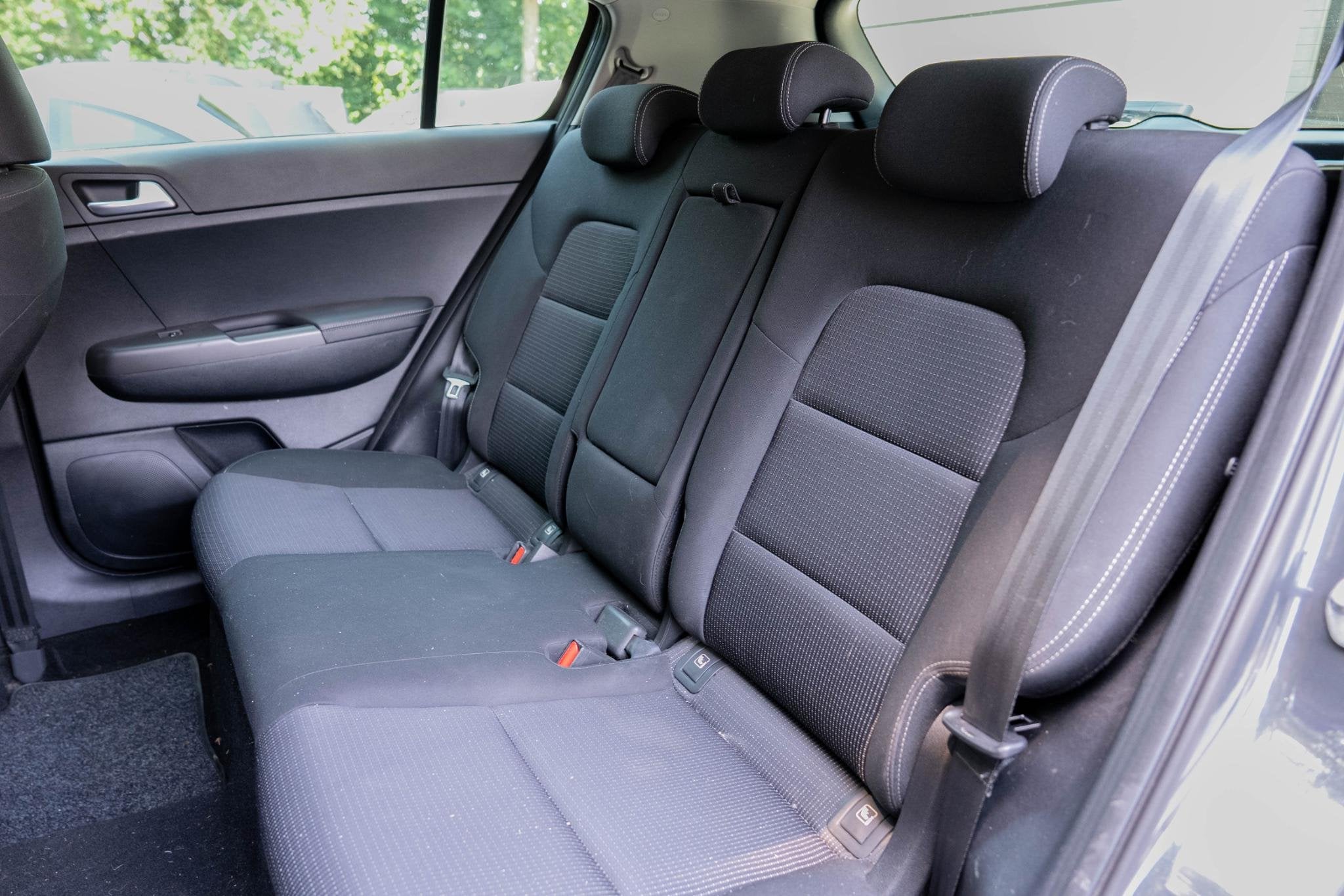 Foto 8 van Kia Sportage 1.6 T-GDI Black Edition | Navigatie | Carplay |