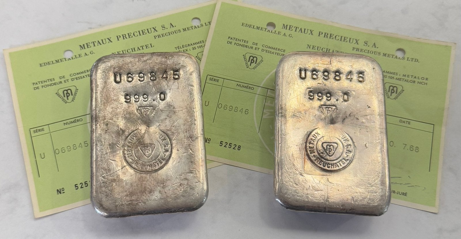 2x 1 kilo zilverbaar Neuchatel / Meteaux Precieux / 999 zilv, Postzegels en Munten, Ophalen of Verzenden, Zilver