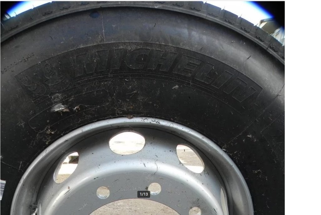 vrachtwagen band + velg nieuw Michelin 295/80/R22.5, Ophalen