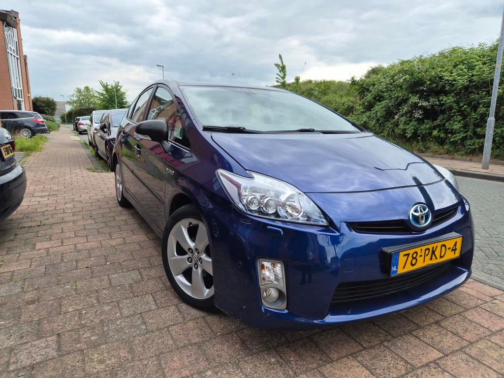 Toyota Prius 1.8 Full Hybrid 136PK Aut 2011 Blauw, Auto's, Stof, 4 cilinders, Blauw, Origineel Nederlands