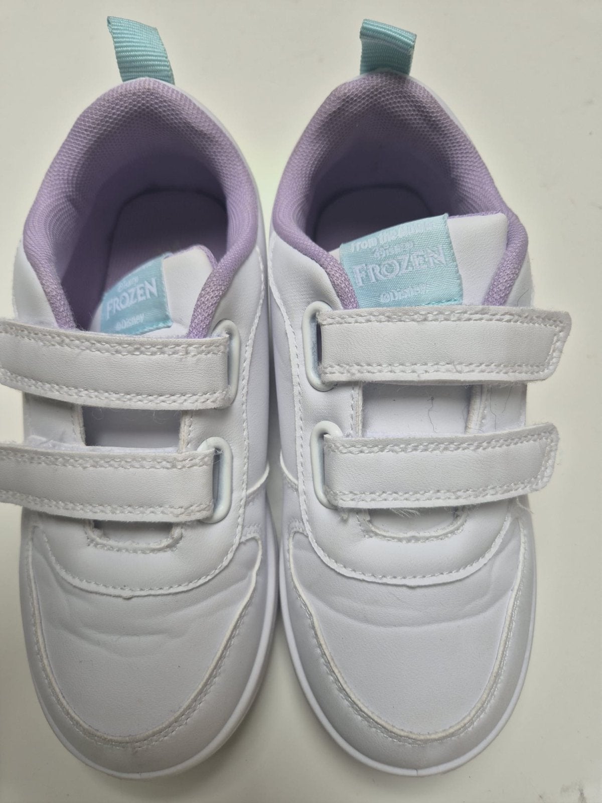 Frozen sneakers maat 31 - Zo goed als nieuw, Ophalen of Verzenden, Zo goed als nieuw, Meisje, Schoenen