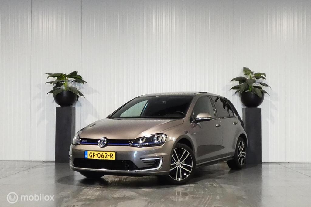 Volkswagen Golf 1.4 TSI GTE pano stoelverwarming apk, Gebruikt, Euro 6, 4 cilinders, LED verlichting
