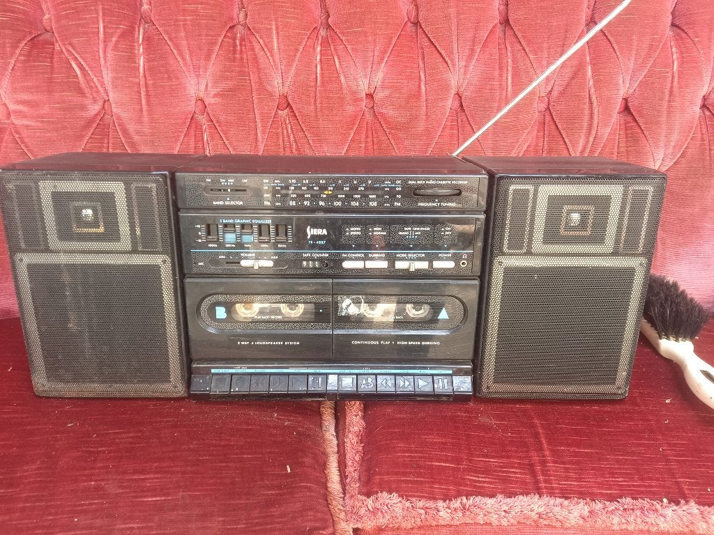 Siera draagbare radio/cassetterecorder (boombox), Ophalen