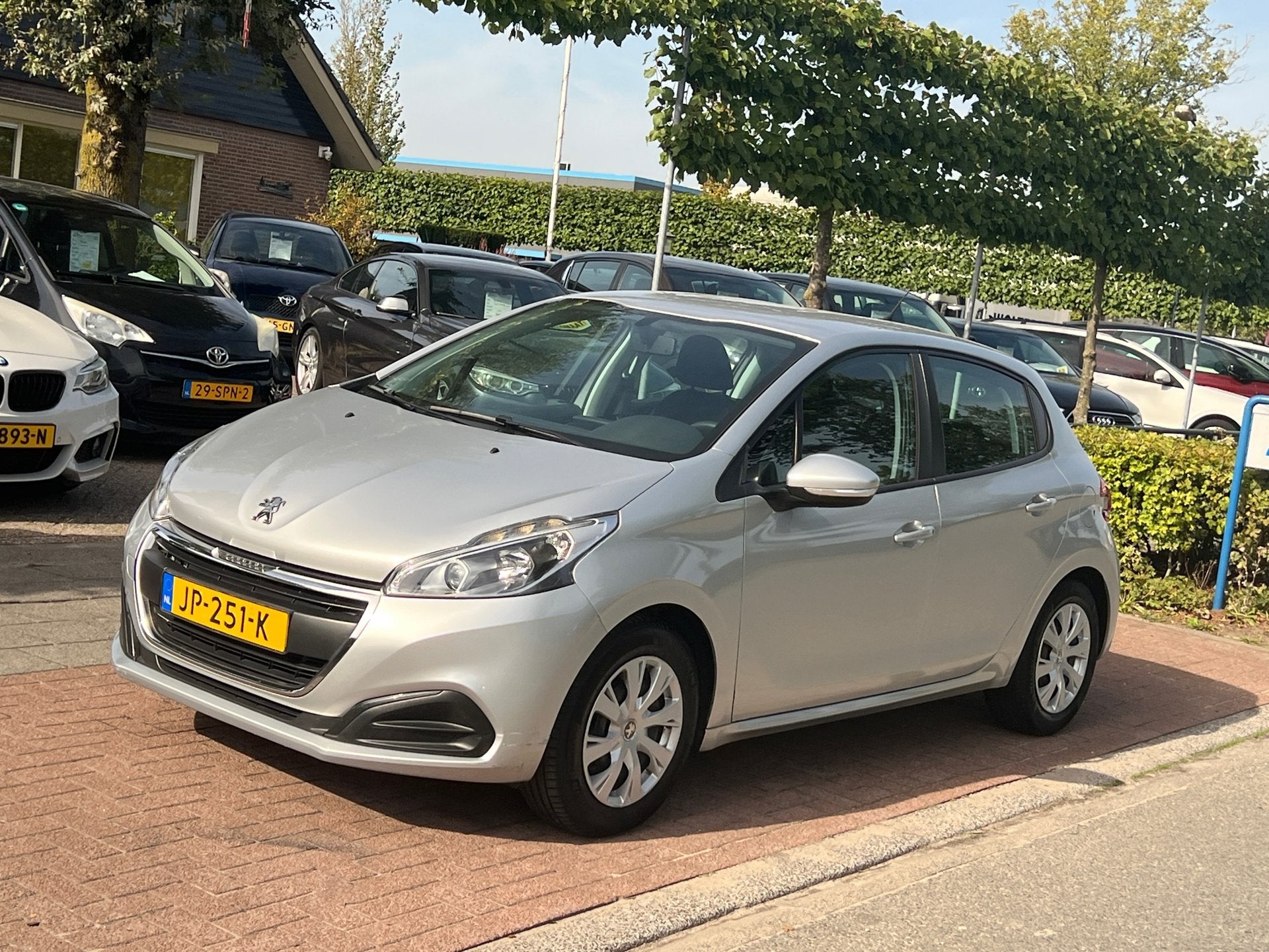 Peugeot 208 1.2 PureTech * Dlr. Onderhouden, Gebruikt, Euro 6, 1199 cc, 49 €/maand