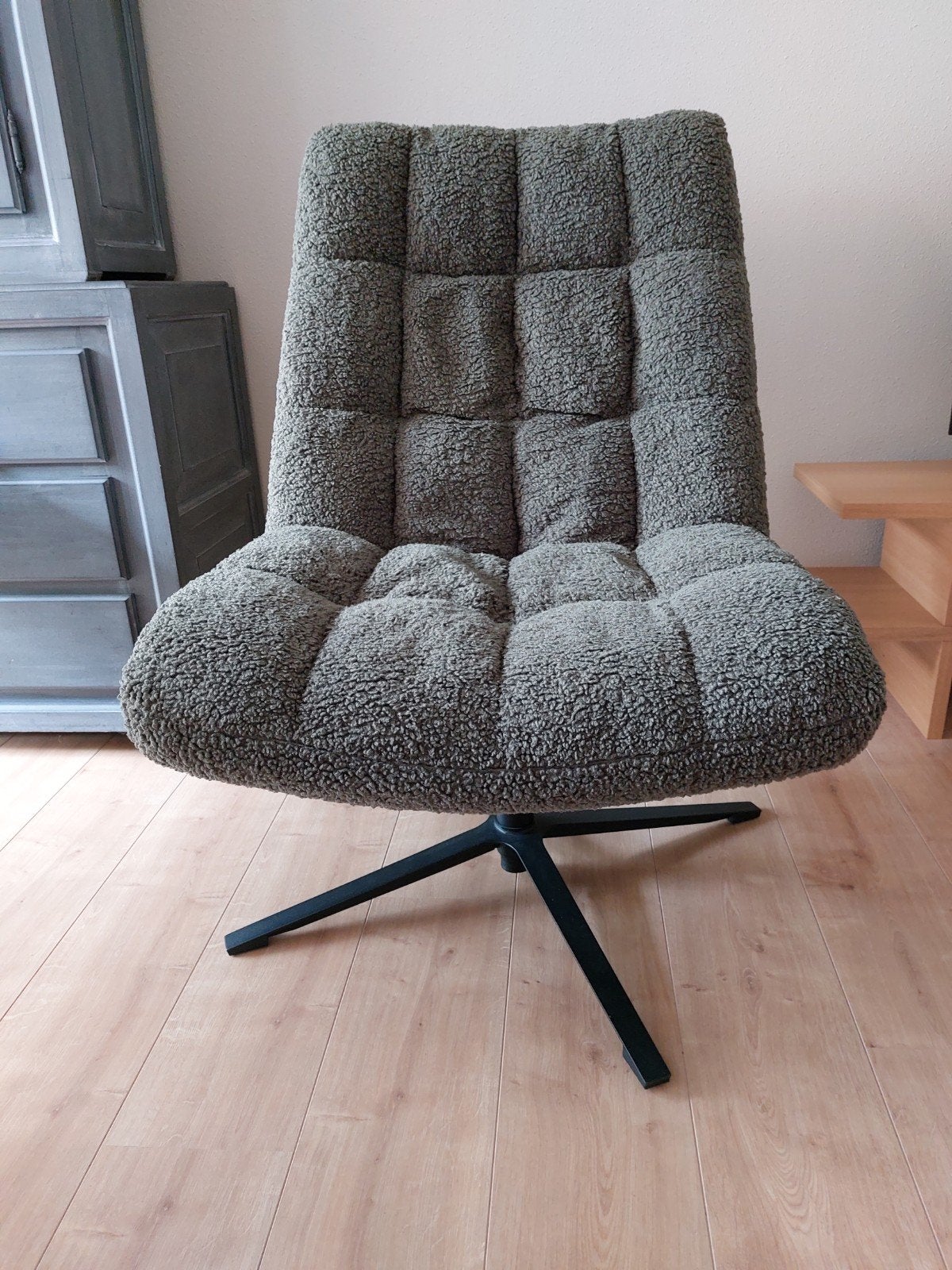 Woood draaifauteuil Job in teddy groen, Huis en Inrichting, Fauteuils, Ophalen, 75 tot 100 cm, Zo goed als nieuw, Stof