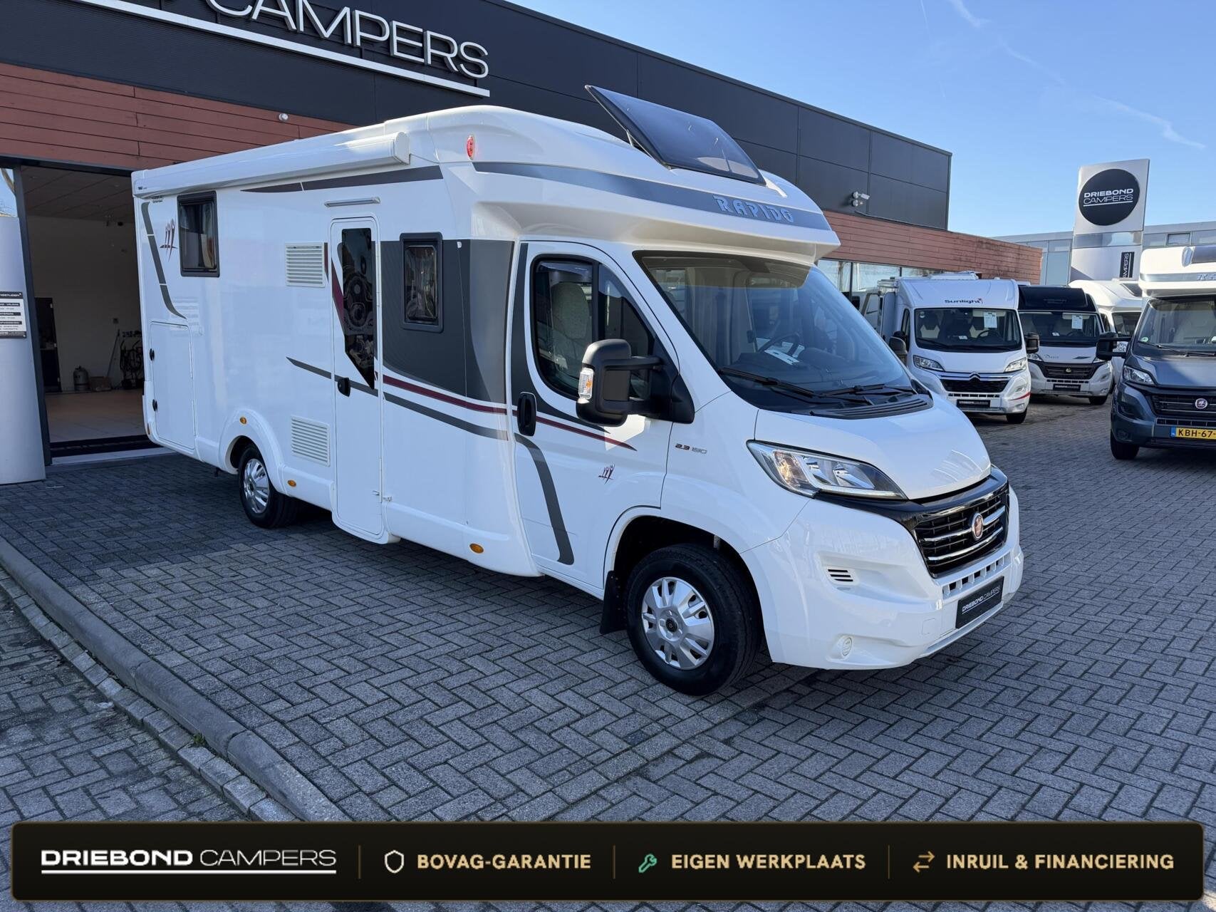 Rapido 686 F Euro6 Queensbed 2X Airco Zonnepaneel Luifel Fie, Caravans en Kamperen, Campers, 7 tot 8 meter, Bedrijf, Elektrische ramen