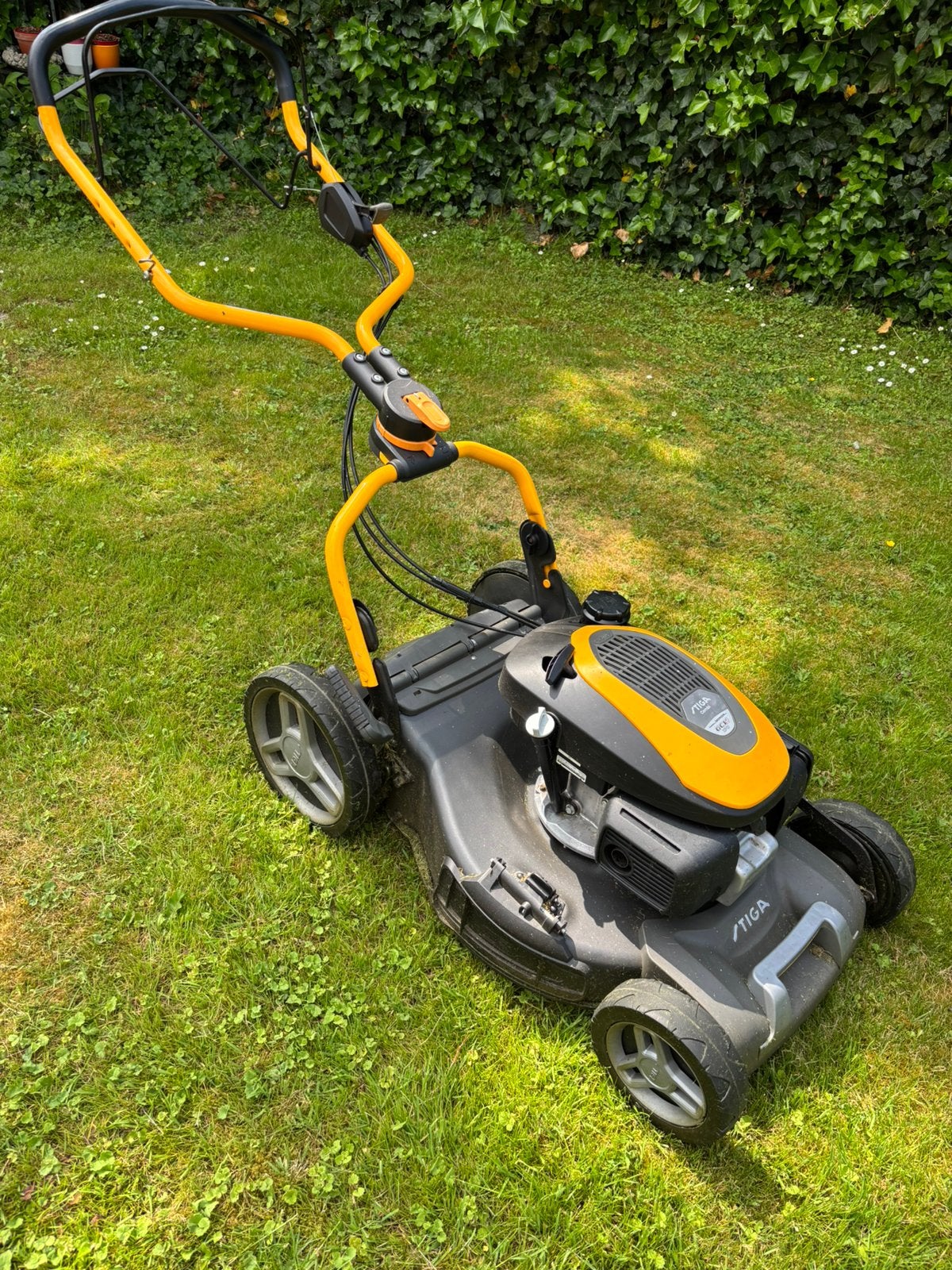Stiga benzine maaimachine, Tuin en Terras, Grasmaaiers, Ophalen, Zo goed als nieuw, 50 cm of meer