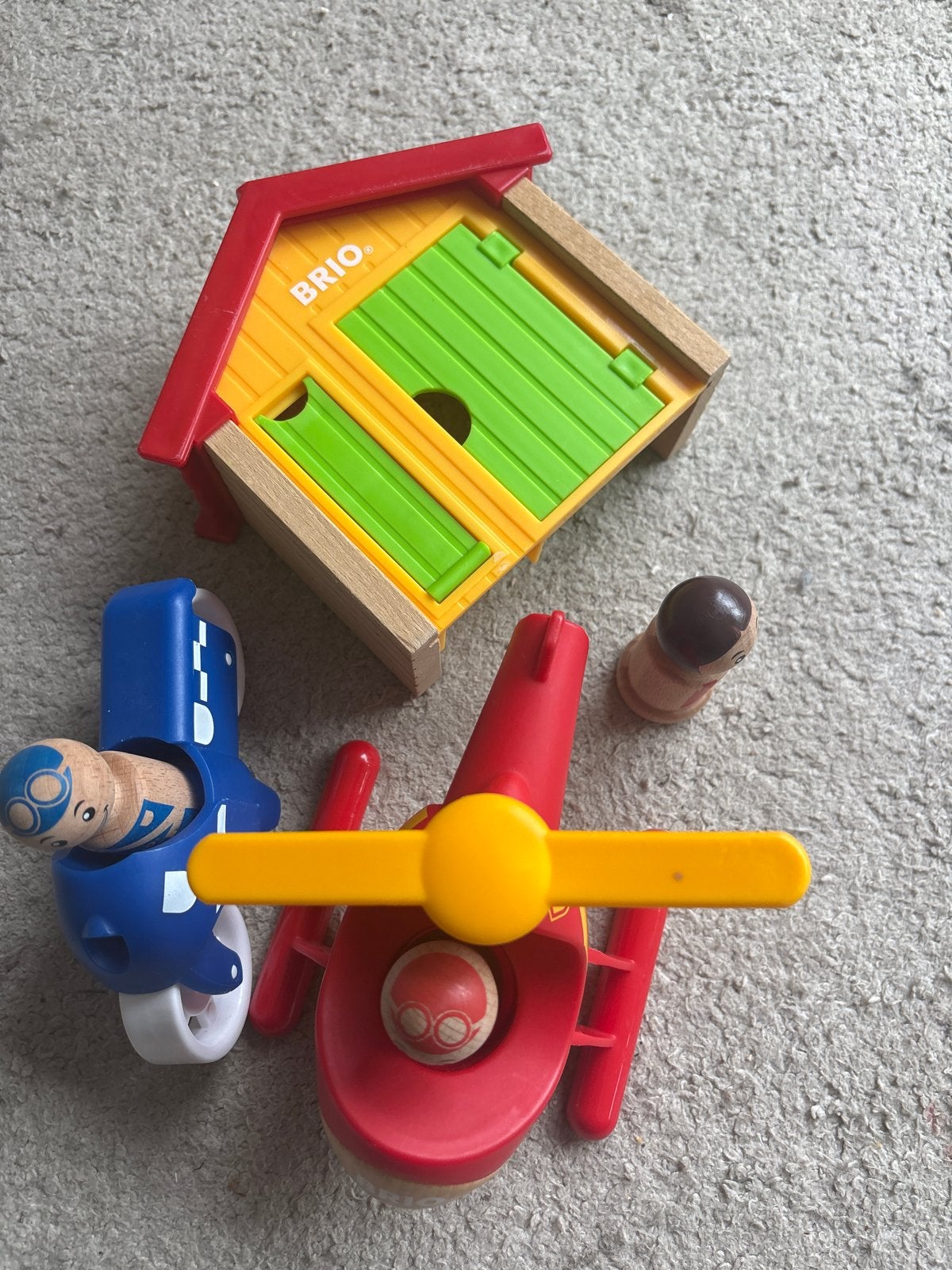Brio speelgoedset: huis, helikopter en vliegtuig, Verzenden, Gebruikt, Jongen of Meisje