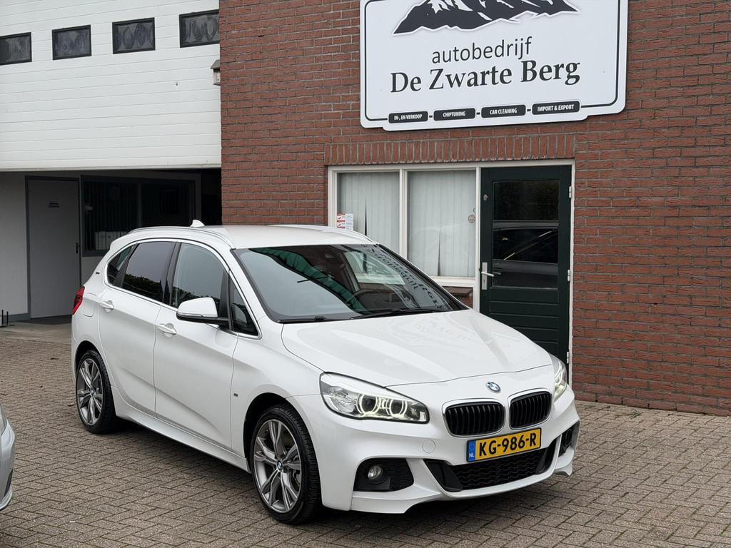 BMW 2-serie Active Tourer 225xe M pakket Centennial High Exe, Auto's, Automaat, 8 kWh, Gebruikt, Alcantara