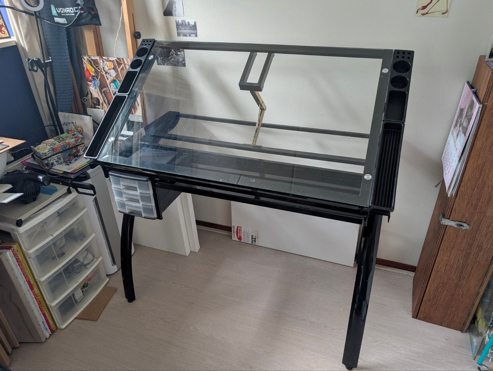 Futura Craft Station tekentafel / tekentafel met glazen blad, Doe-het-zelf en Verbouw, Ophalen, Gebruikt, Minder dan 130 cm