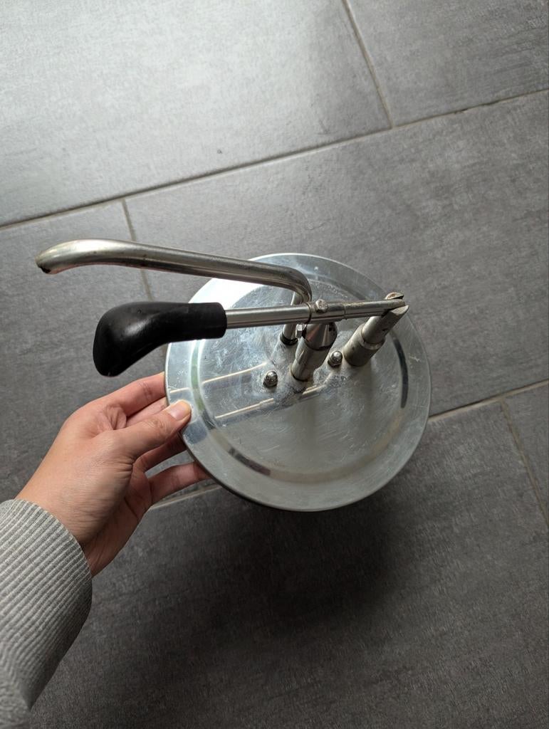 3L kleine saus pomp, Ophalen of Verzenden, Zo goed als nieuw