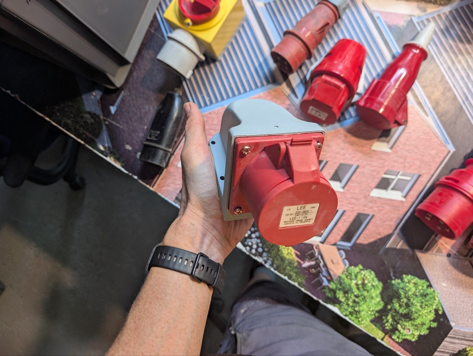 CEE wandcontactdoos 5-polig 400V 16A IP55 buitenstopcontact, Doe-het-zelf en Verbouw, Ophalen of Verzenden, Nieuw, Stopcontact