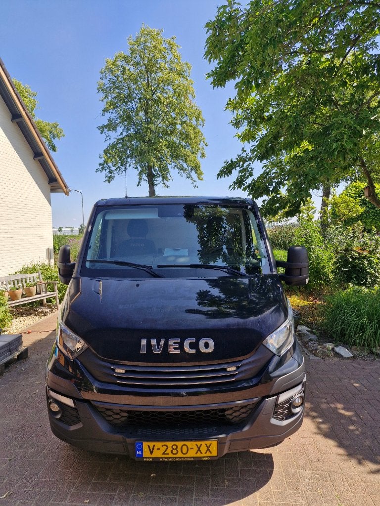 Iveco Daily 35S16 2.3D 114KW 2019, Auto's, Euro 6, Iveco, Leder en Stof, Zwart