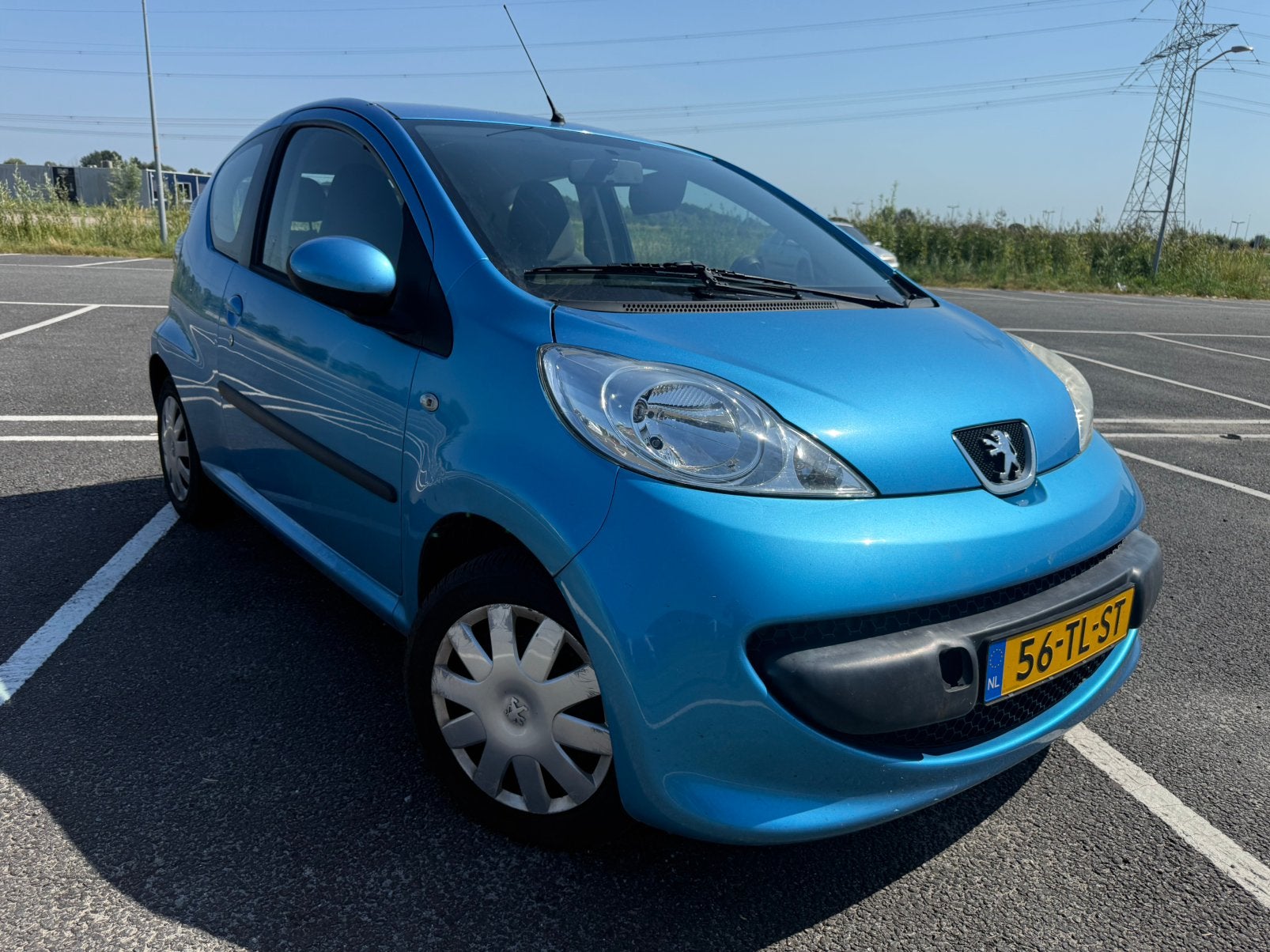 Peugeot 107 1.0-12V/CARPLAY/SCHERM/APK DEC 2026/NAP, Voorwielaandrijving, Stof, 765 kg, 68 pk