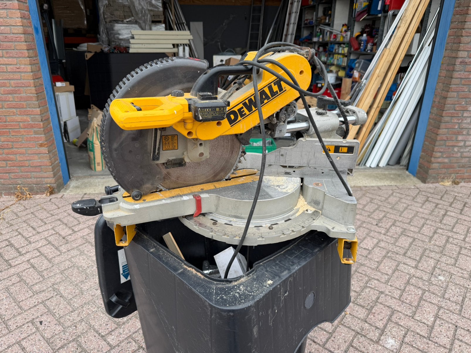 DeWalt DWS718xps, incl onderstel, voorloper dws780, Ophalen, Gebruikt, 70 mm of meer, Afkortzaag