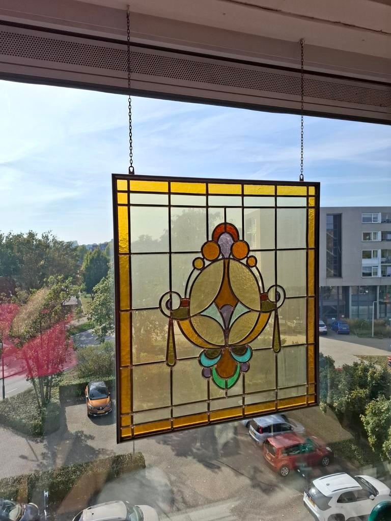 Glas in lood raamhanger met klassiek motief, Ophalen