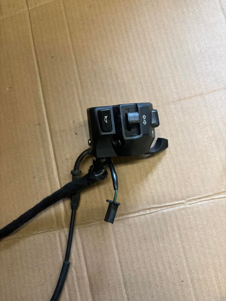 Linker schakelaar voor Yamaha tzr 50/mbk x-power 50 am6, Ophalen of Verzenden, Zo goed als nieuw