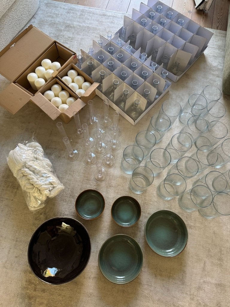 Vaasjes, stolpen, kaarsen, schalen en doeken (bruiloft), Ophalen, Nieuw, Decoratieobject