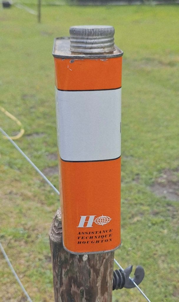 Decoratief vintage 2 liter olieblik van het merk Houghton️⛽️, Ophalen of Verzenden, Gebruikt, Overige, Overige merken