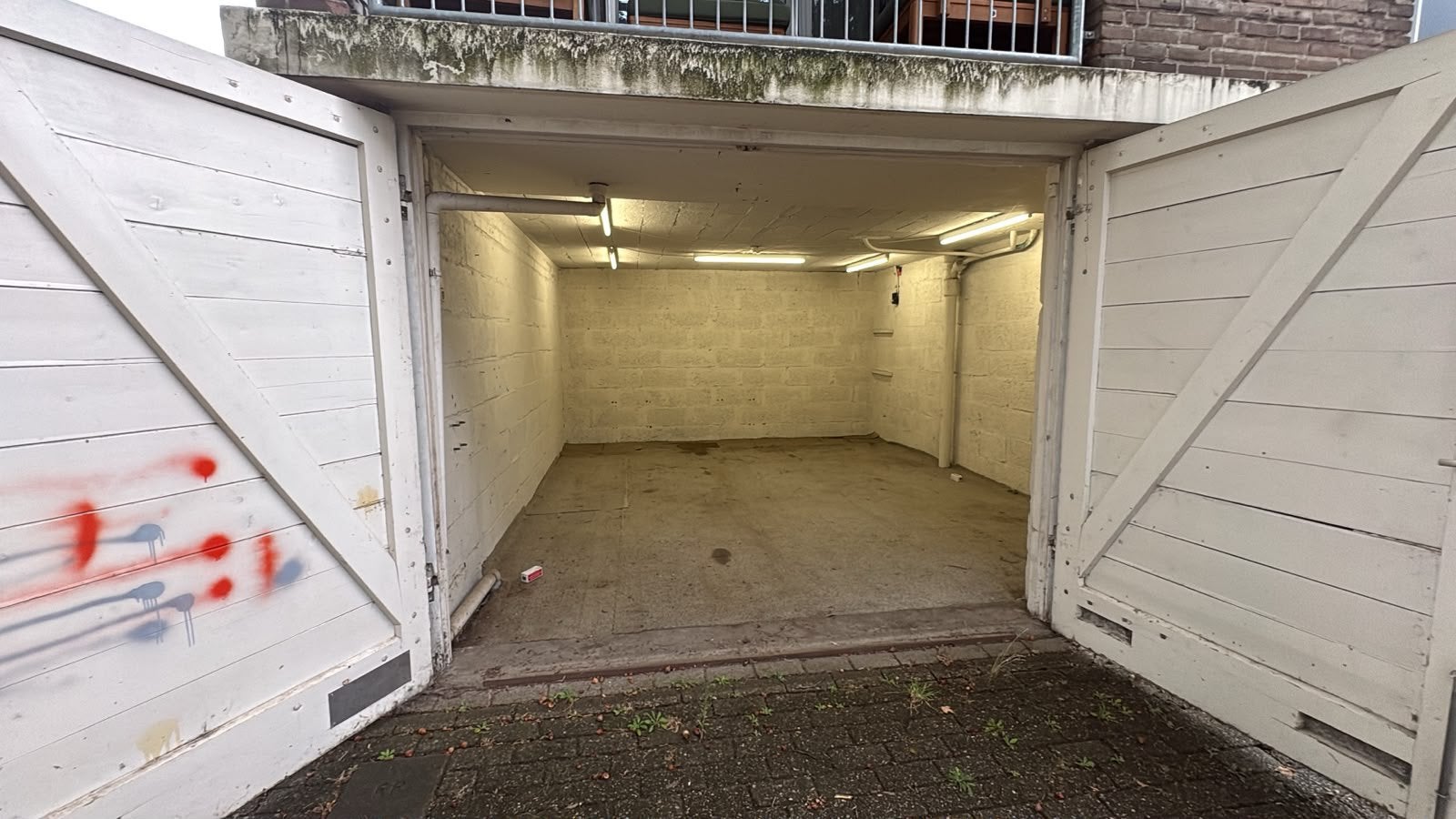 Droge Garagebox 24m2 in Eindhoven v opslag/oldtimer