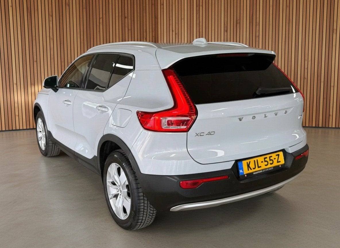 Volvo XC40 1.5 T3 Momentum | Leder | Elektr. Trekhaak | BLIS, Auto's, 1525 kg, Gebruikt, Euro 6, 14 km/l